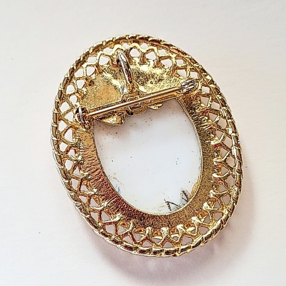 MILK GLASS TRANSFERWARE GOLDEN BROWN ROSE PIN BROOCH - VINTAGE - Picture 3 of 7
